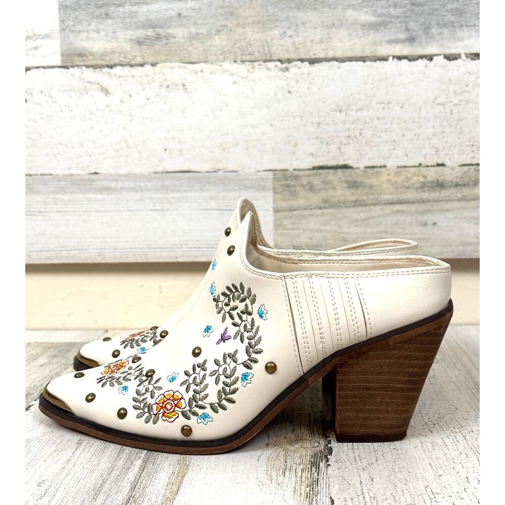 Versona Womens 8.5 White Vegan Leather Embroidered Floral Western Cowboy Boots